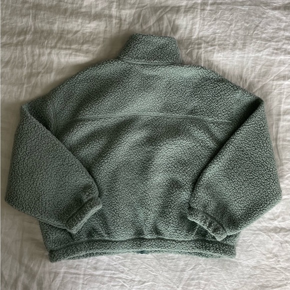 old navy cropped fleece jacket - Picture 2 of 2